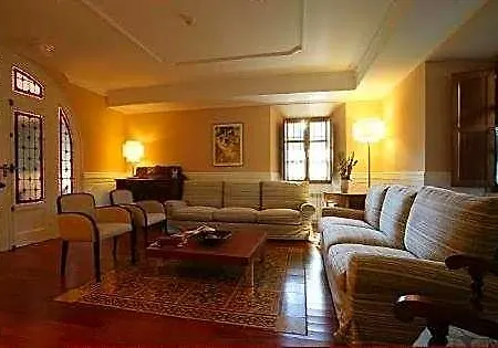 La Casona De Don Santos Proaza