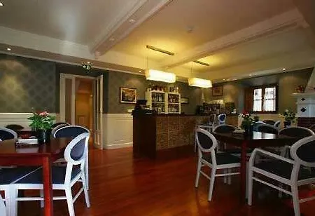 La Casona De Don Santos 3*